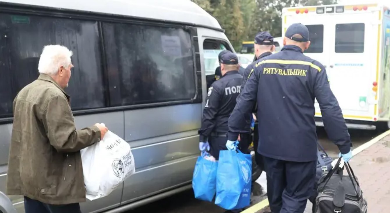 На Херсонщині розширили зону обов’язкової евакуації через російський терор На Херсонщині розширили зону обов’язкової евакуації через російський терор
